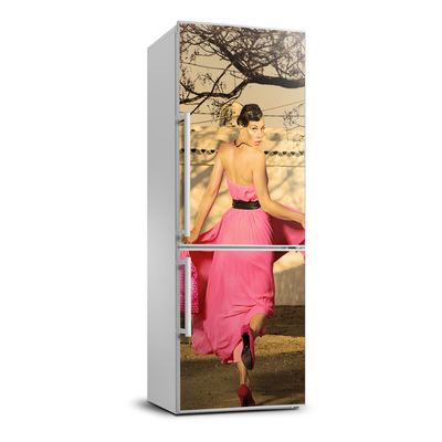 Nálepka tapeta na chladničku Žena v ružovom