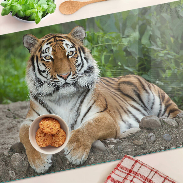 Sklenená doska na krájanie Tiger v jeho prirodzenom prostredí