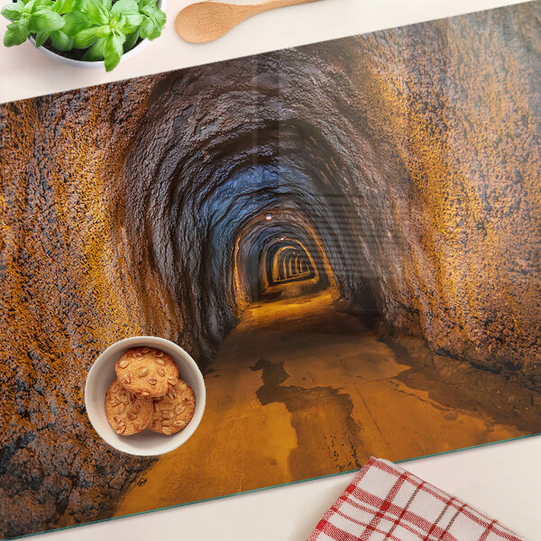 Doska na krájanie Tunel v jaskyni s osvetlením