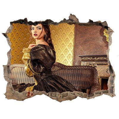 Fototapeta díra na zeď Žena v elegantných šatách v štýlovom interiéri