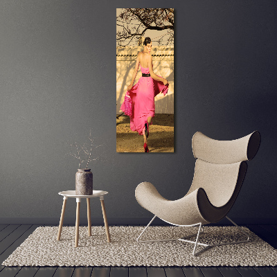 Vertikálny foto obraz na plátne Žena v ružovom