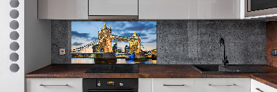 Panel lacobel Tower bridge Londýn