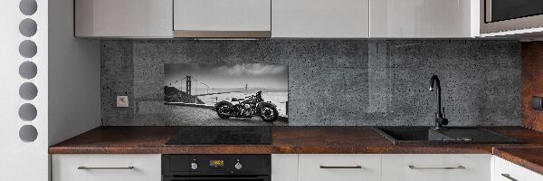 Sklenený panel do kuchynskej linky Motorka