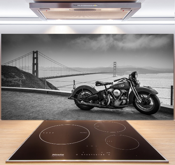 Sklenený panel do kuchynskej linky Motorka