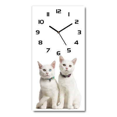 Nástenné sklenené hodiny Dve biele mačky