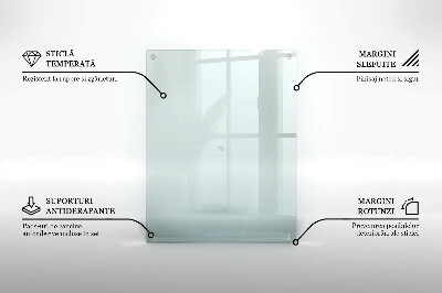 Sklenený svietnik priehľadný