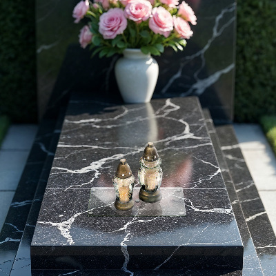 Sklenený svietnik priehľadný