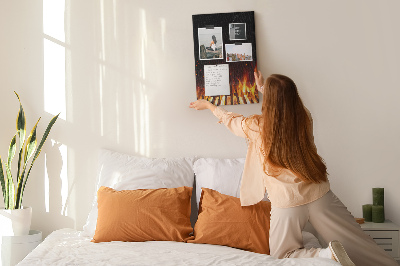 Korková nástenka Horiaci oheň so stúpajúcim dymom