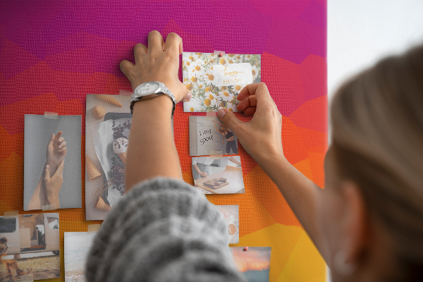 Korková nástenka Farebný gradient v odtieňoch oranžovej a fialovej