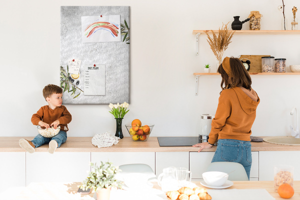 Nástenka do detskej izby Minimalistické pozadie s olivovým akcentom