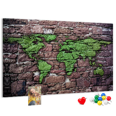 Nástenka Zelená mapa sveta na kamennej stene