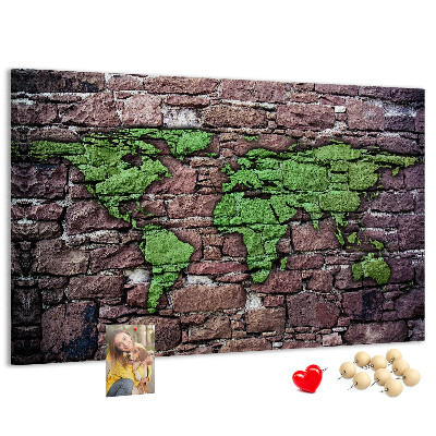 Nástenka Zelená mapa sveta na kamennej stene