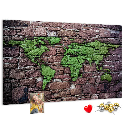 Nástenka Zelená mapa sveta na kamennej stene