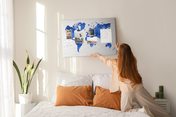 Nástenka Modrá akvarelová mapa sveta