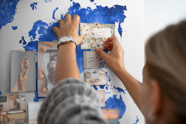 Nástenka Modrá akvarelová mapa sveta