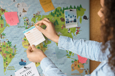 Nástenka Farebná mapa sveta s figúrkami zvierat.