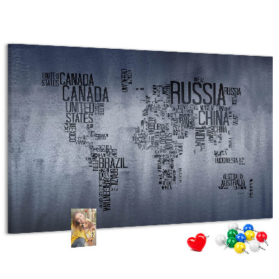 Nástenka Mapa sveta s názvami krajín.