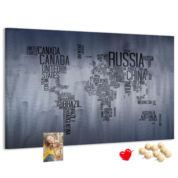Nástenka Mapa sveta s názvami krajín.