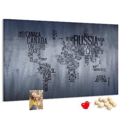 Nástenka Mapa sveta s názvami krajín.