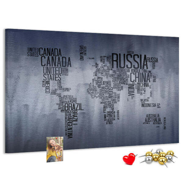 Nástenka Mapa sveta s názvami krajín.