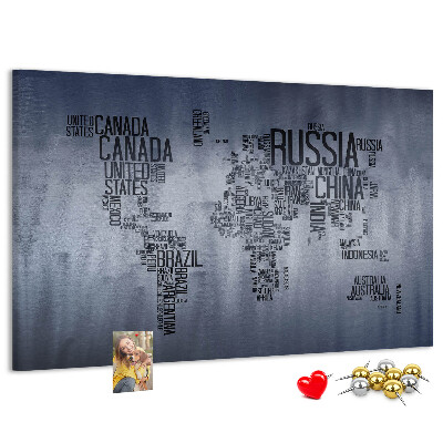 Nástenka Mapa sveta s názvami krajín.