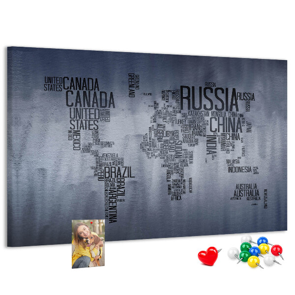 Nástenka Mapa sveta s názvami krajín.
