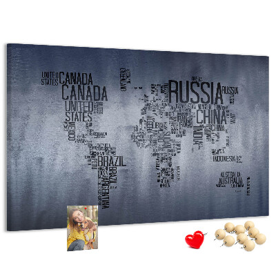 Nástenka Mapa sveta s názvami krajín.
