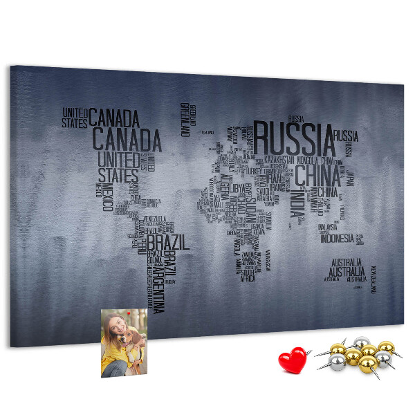 Nástenka Mapa sveta s názvami krajín.