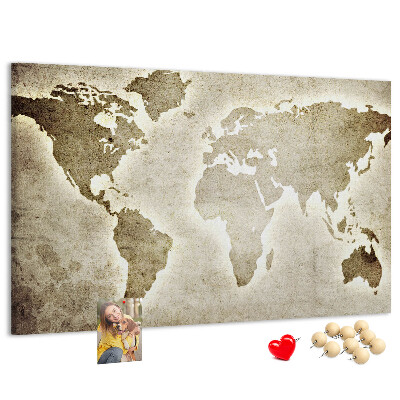 Korková tabuľa Na pozadí je staromódna mapa sveta.