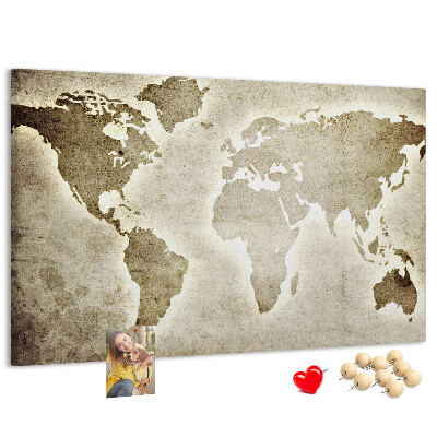 Korková tabuľa Na pozadí je staromódna mapa sveta.