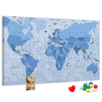 Nástenka Mapa sveta v odtieňoch modrej.