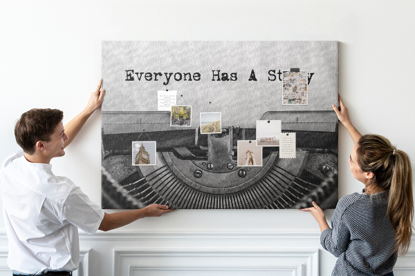 Korková tabuľa Príbeh ukrytý v písacom stroji