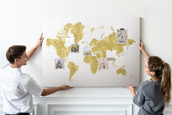 Korková nástenka na stenu Zlatá mapa sveta na bielom pozadí