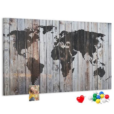 Nástenka Mapa sveta na pozadí drevených dosiek