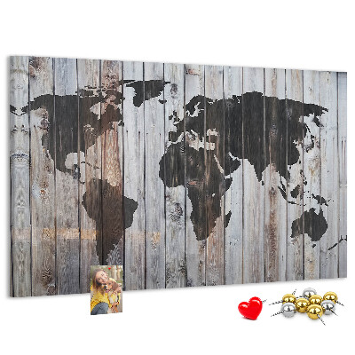 Nástenka Mapa sveta na pozadí drevených dosiek