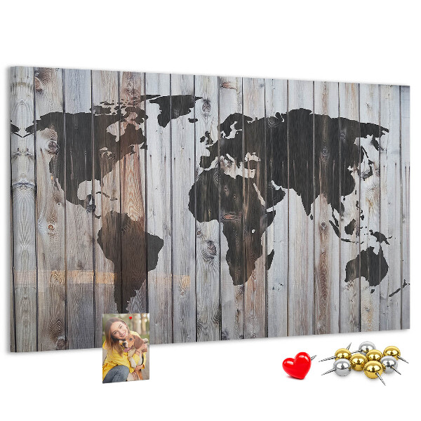 Nástenka Mapa sveta na pozadí drevených dosiek