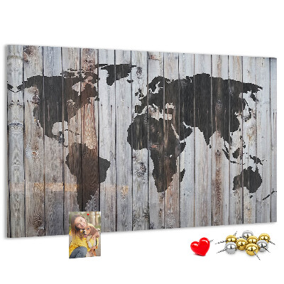 Nástenka Mapa sveta na pozadí drevených dosiek