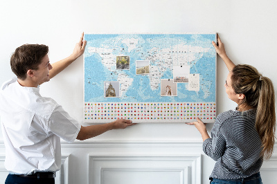 Nástenka Mapa sveta s farebnými špendlíkmi