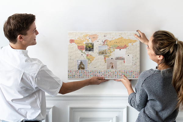 Korková nástenka na stenu Mapa sveta s farebnými vlajkami krajín