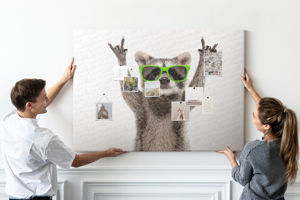 Korková tabuľa Šialený mýval so zelenými okuliarmi