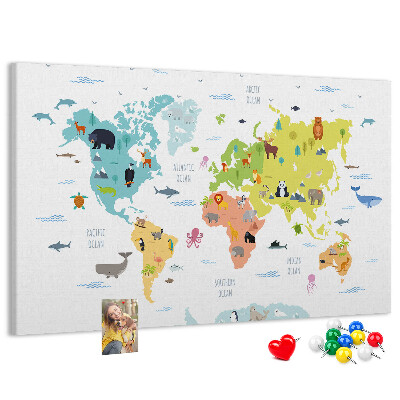 Nástenka Mapa sveta s ilustráciami zvierat.
