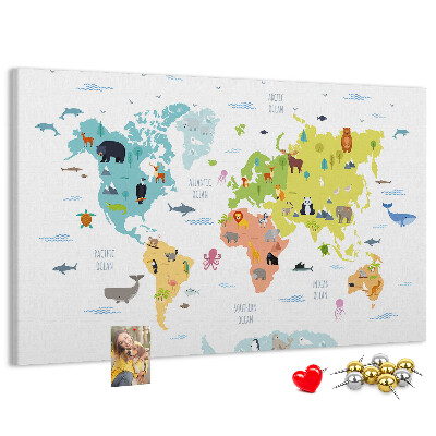 Nástenka Mapa sveta s ilustráciami zvierat.