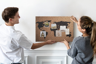 Nástenka Mapa sveta na korkovej tabuli.