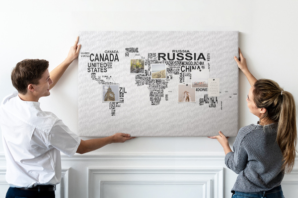 Korková tabuľa Mapa sveta s názvami krajín.