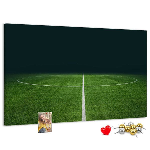 Korková tabuľa Futbalové ihrisko s čiarami a trávou.