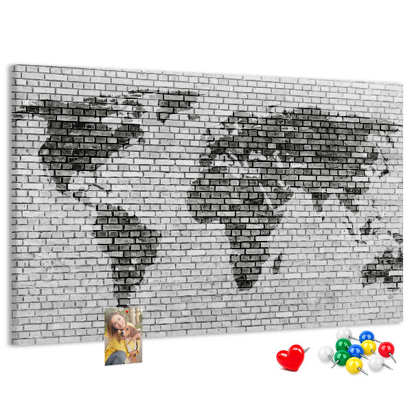 Nástenka Mapa sveta na tehlovej stene