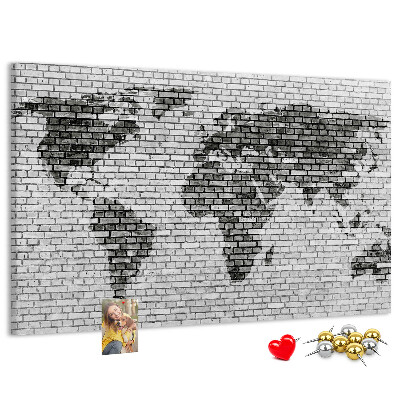 Nástenka Mapa sveta na tehlovej stene