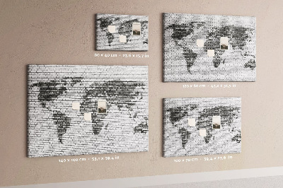 Nástenka Mapa sveta na tehlovej stene