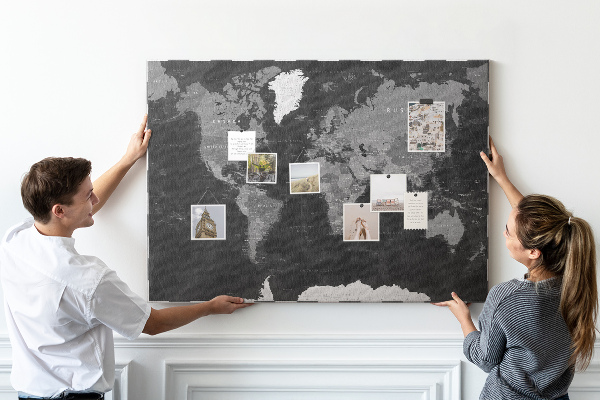 Korková tabuľa Čierna mapa sveta s obrysmi krajín