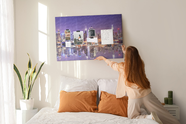 Korková nástenka na stenu Nočná panoráma mesta s odrazom vo vode